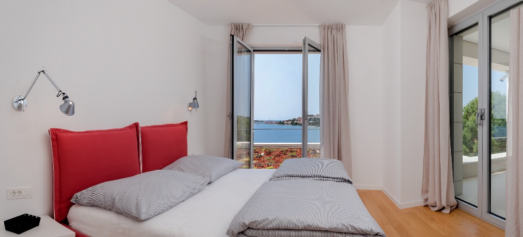 Bedroom with red design