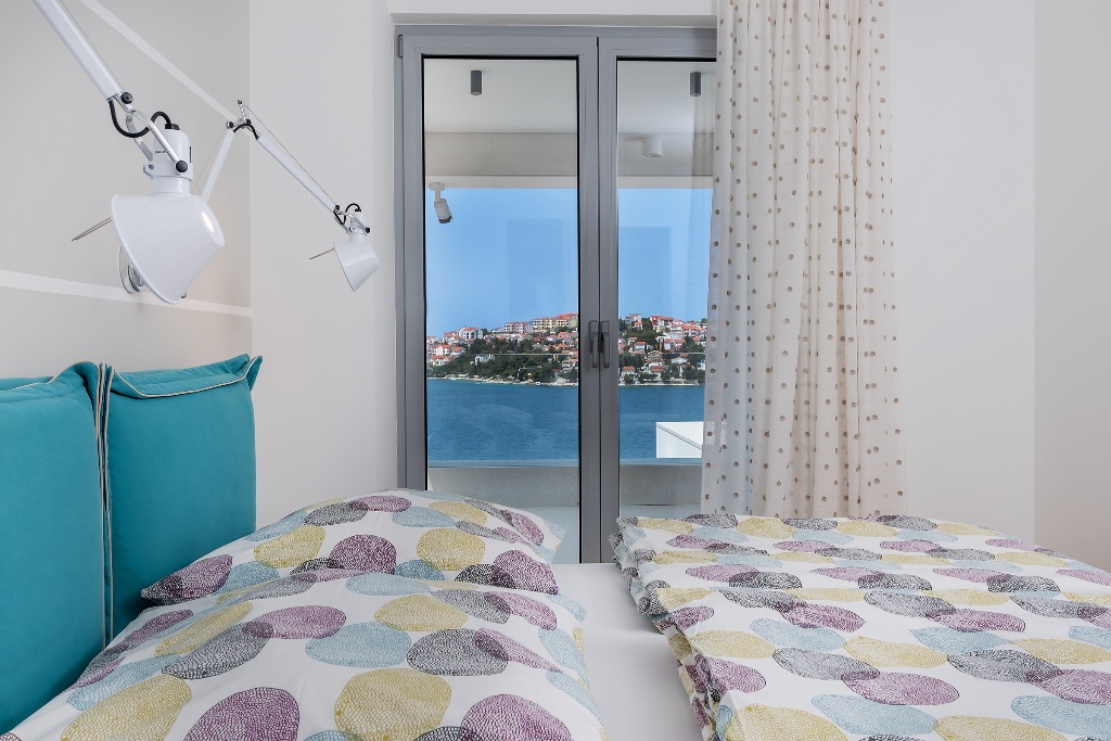 Bedroom with sea view
